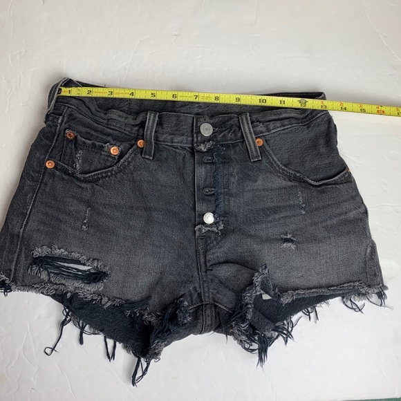 Levi’s gray/ black jean shorts - Picture 5 of 7